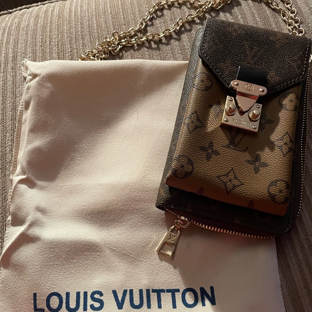 ‼️LOOK ALIKE LV CrossBody ‼️‼️look alike